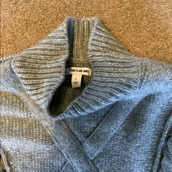 Elizabeth and James Cableknit Mock Crop Sweater Size L - Picture 4 of 5